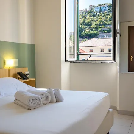 Miramare Szálloda Pietra Ligure